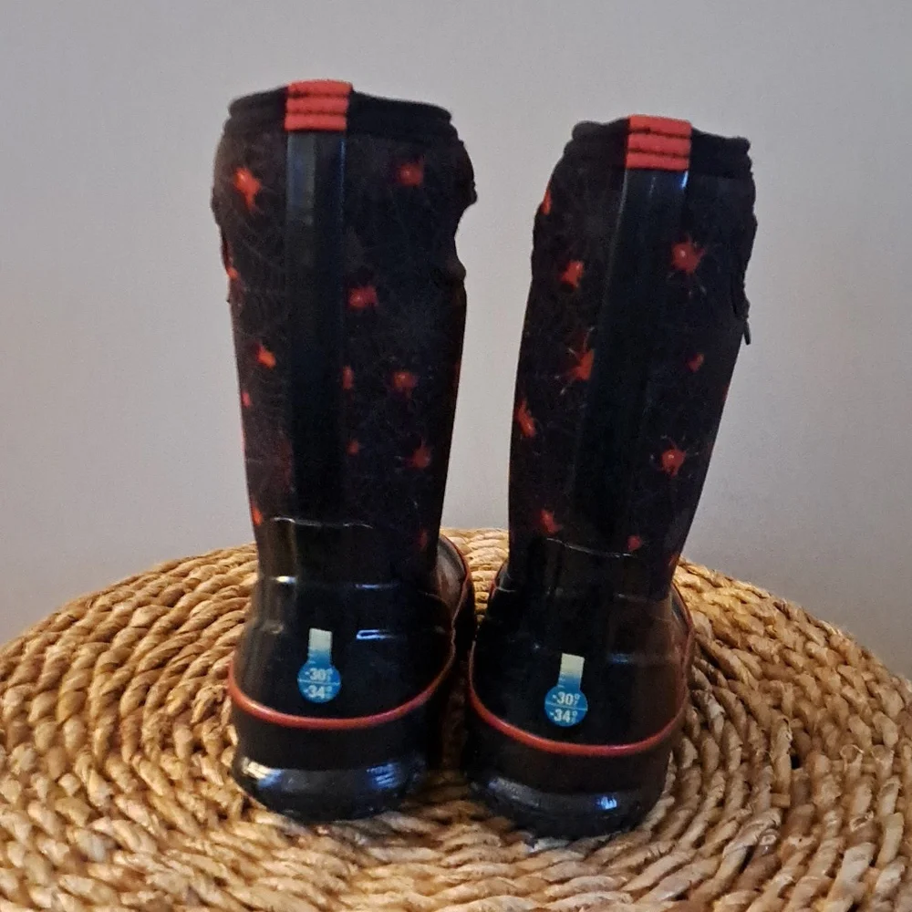 BOGS Youth Spiderweb Print Winter/Snow Waterproof/Insulated Boots S-10‎